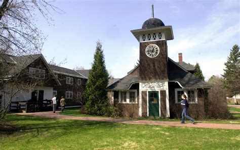 Vermont’s Goddard College to close amid declining enrollment, financia.